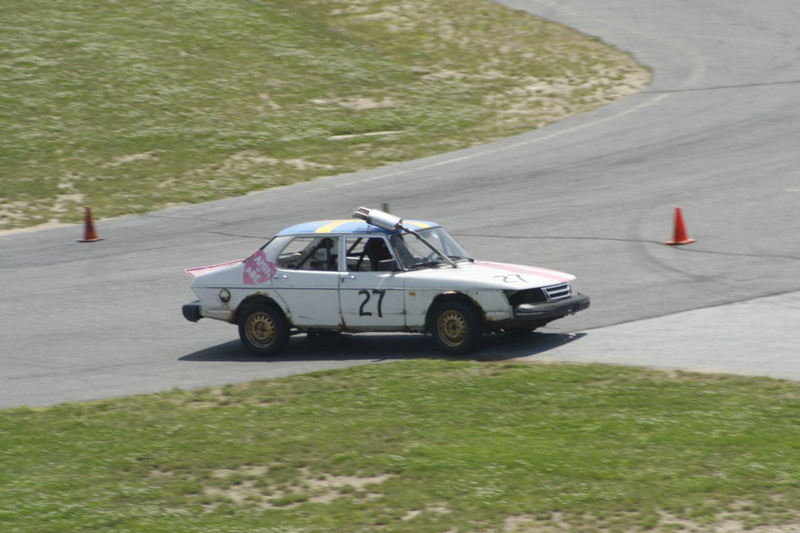 Illustration for article titled The 24 Hours Of LeMons New England 2009 Über Gallery, Part 2